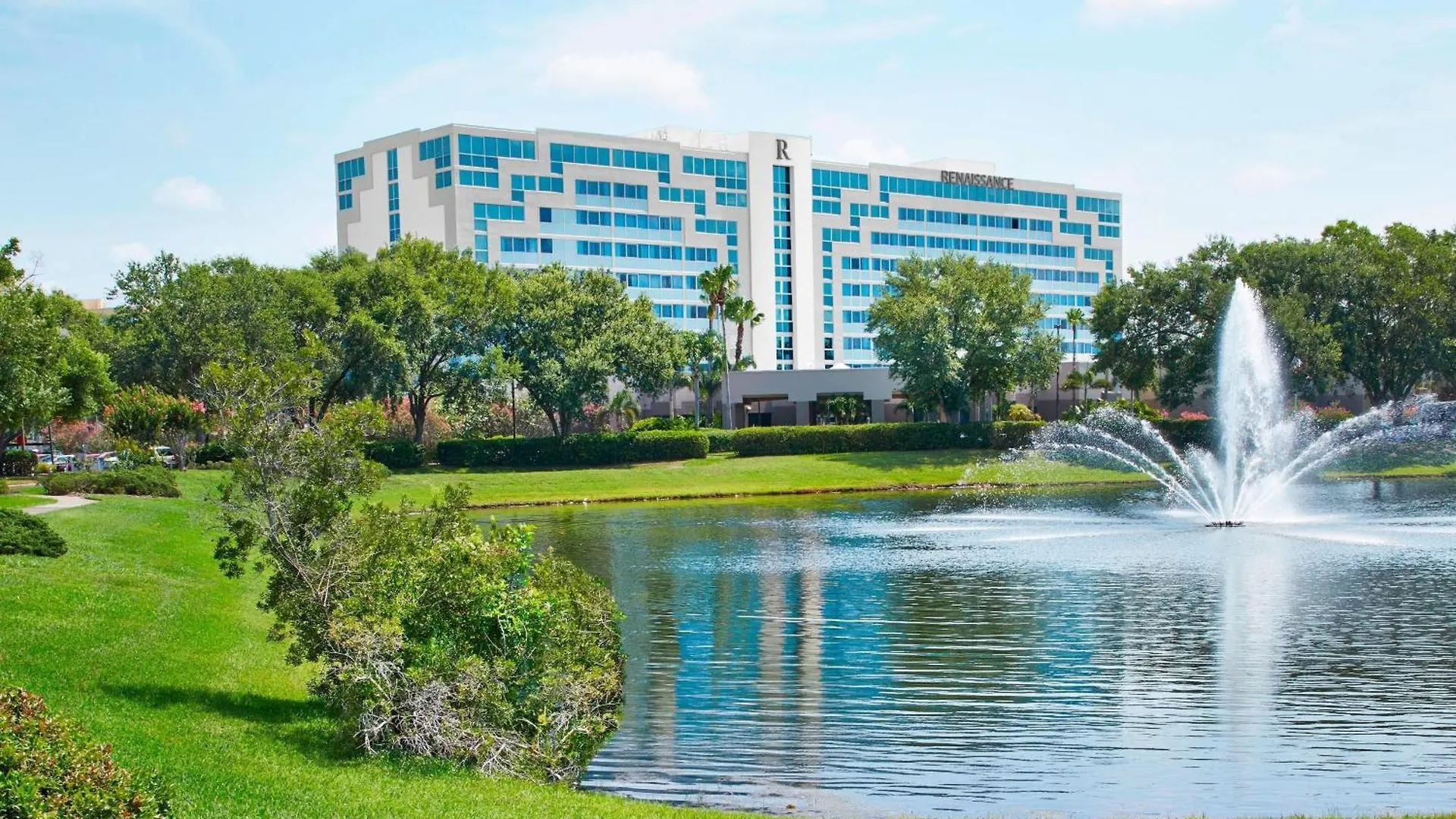 Renaissance Orlando Airport Hotel 4*,